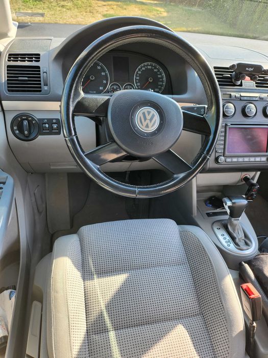 VW Touran град София