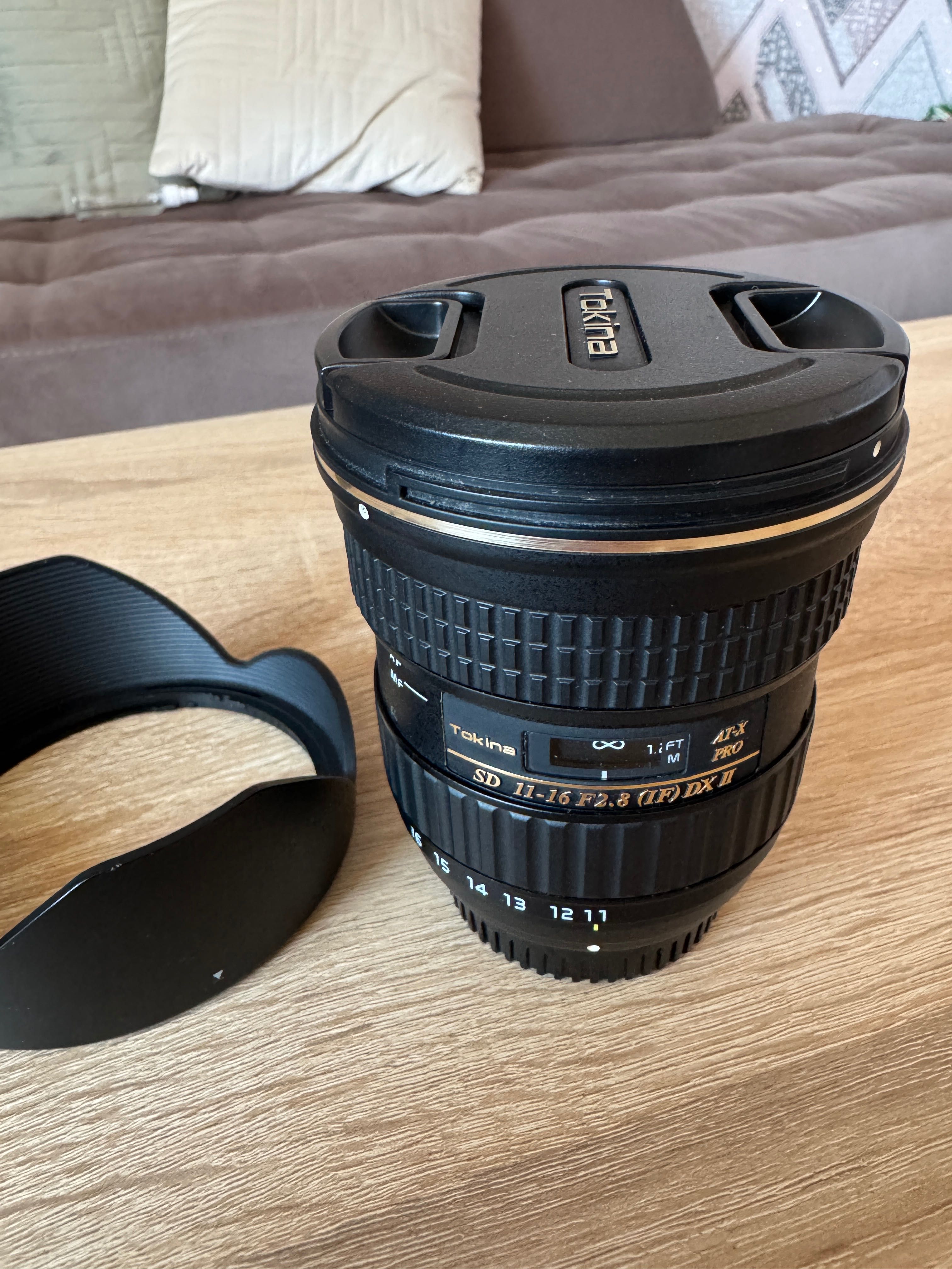 Samyang 85mm 1.4 / Tokina 11-16mm 2.8 / Nikon 35mm 1.8 DX