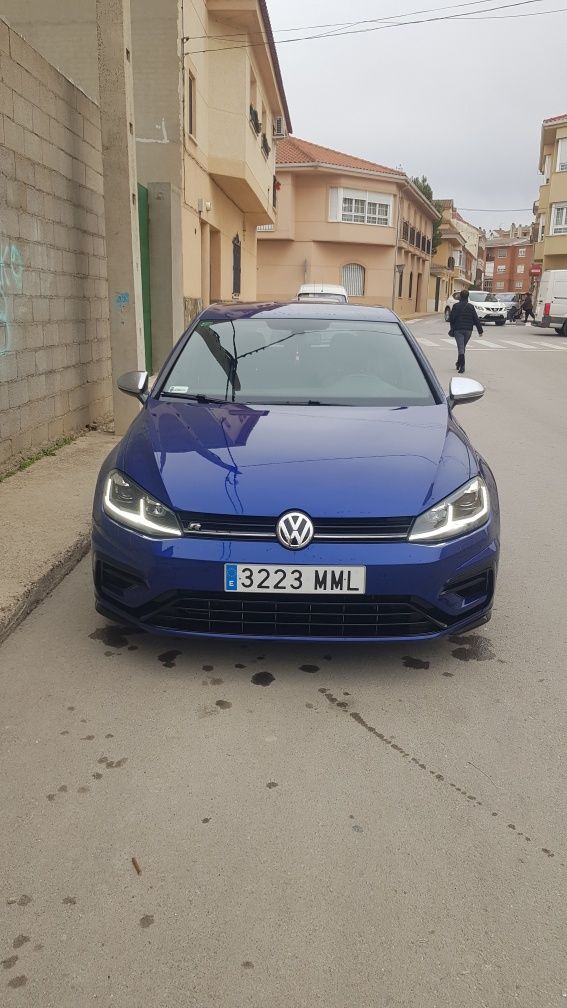 Volkswagen Golf 7 R in stare excelenta.