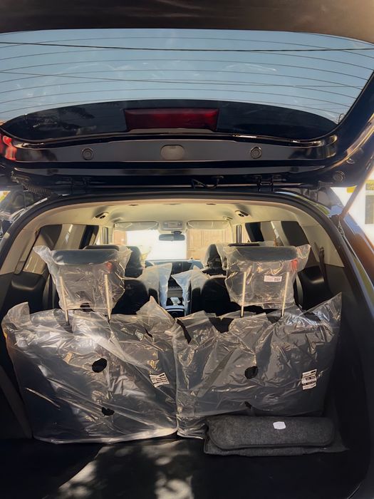 KIA Carens.          .