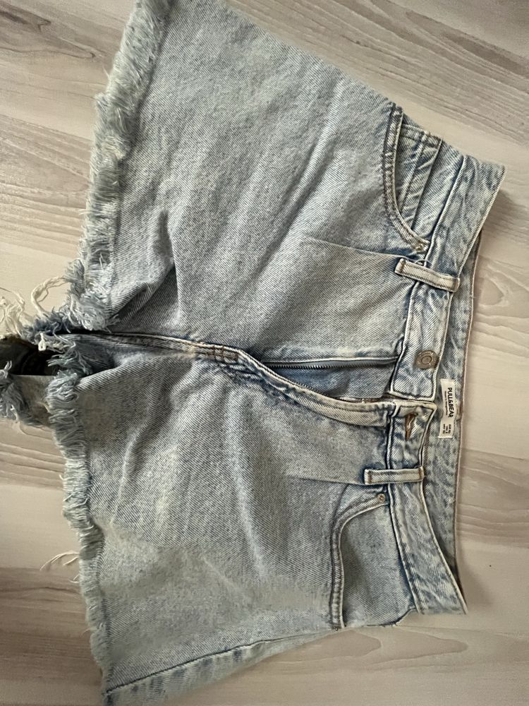 Blugi scurti Pull Bear