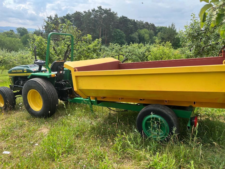 Remorca tractor basculabila
