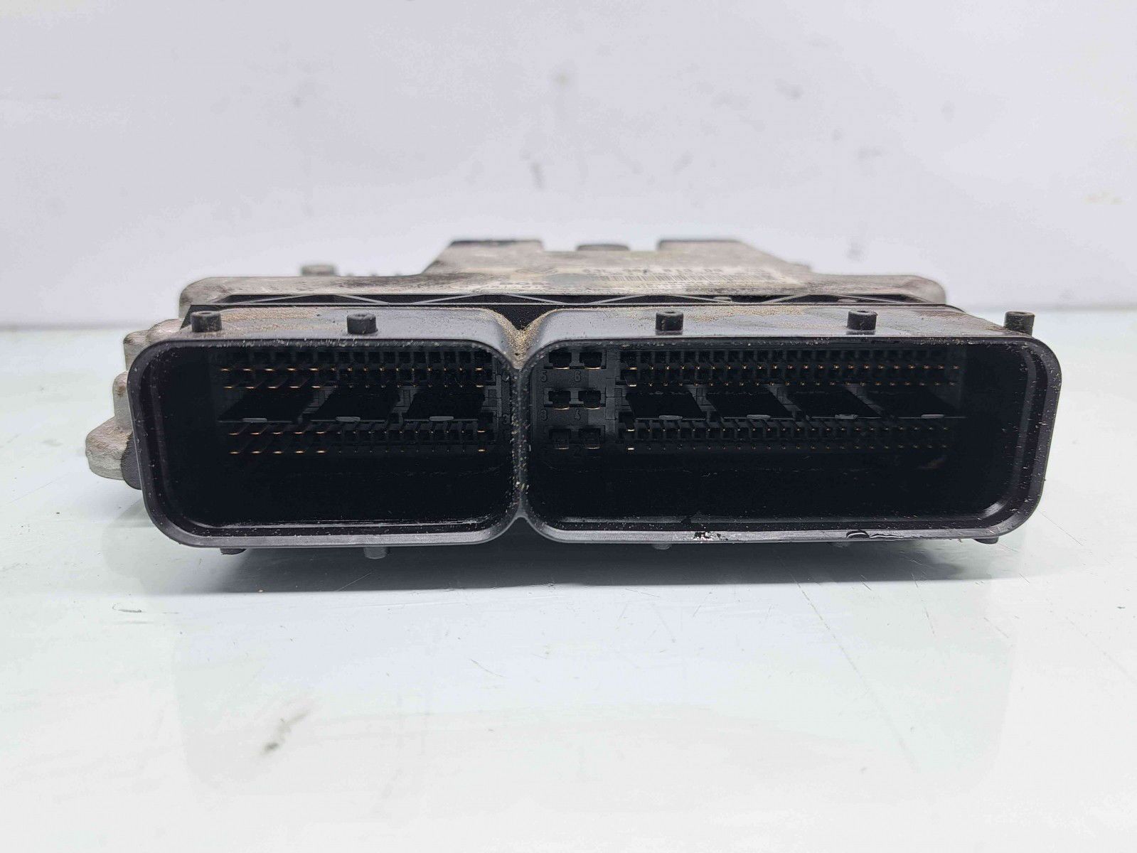 Calculator motor ECU Volkswagen Touran (1T3) [Fabr 2010-2015] 03L90601