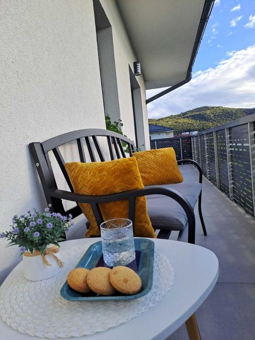 Dau în chirie apartament