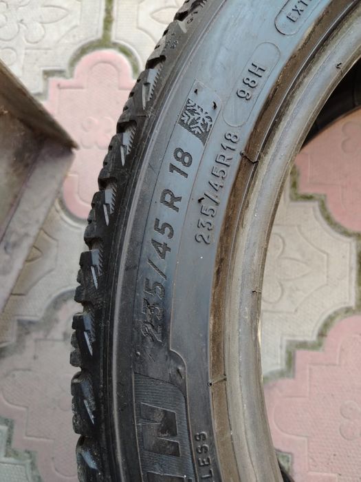 Зимние шины мишлен 235/45 r18.