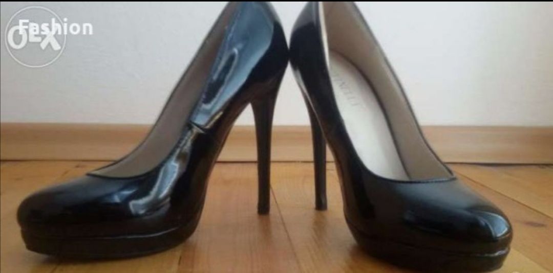 Дамски обувки на висок ток