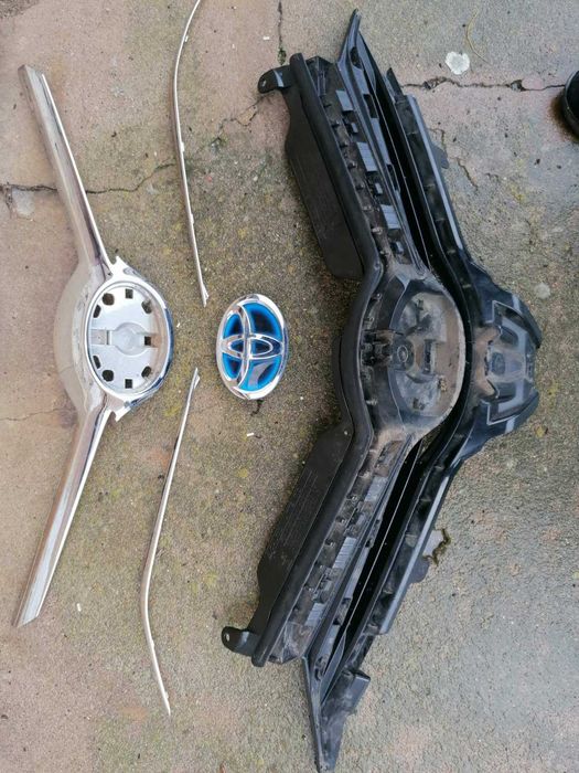 Решетка за Тойота Аурис 2018 г комплект или на части