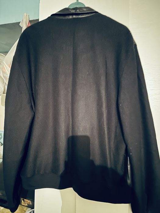 Продаю мужскую  кожанную куртку 56 размер