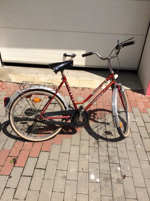 Bicicleta roti pe 24, are 3 viteze in butuc:200 lei