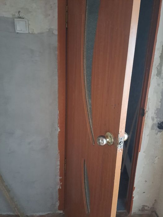 Продам межкомнатные двери б/у