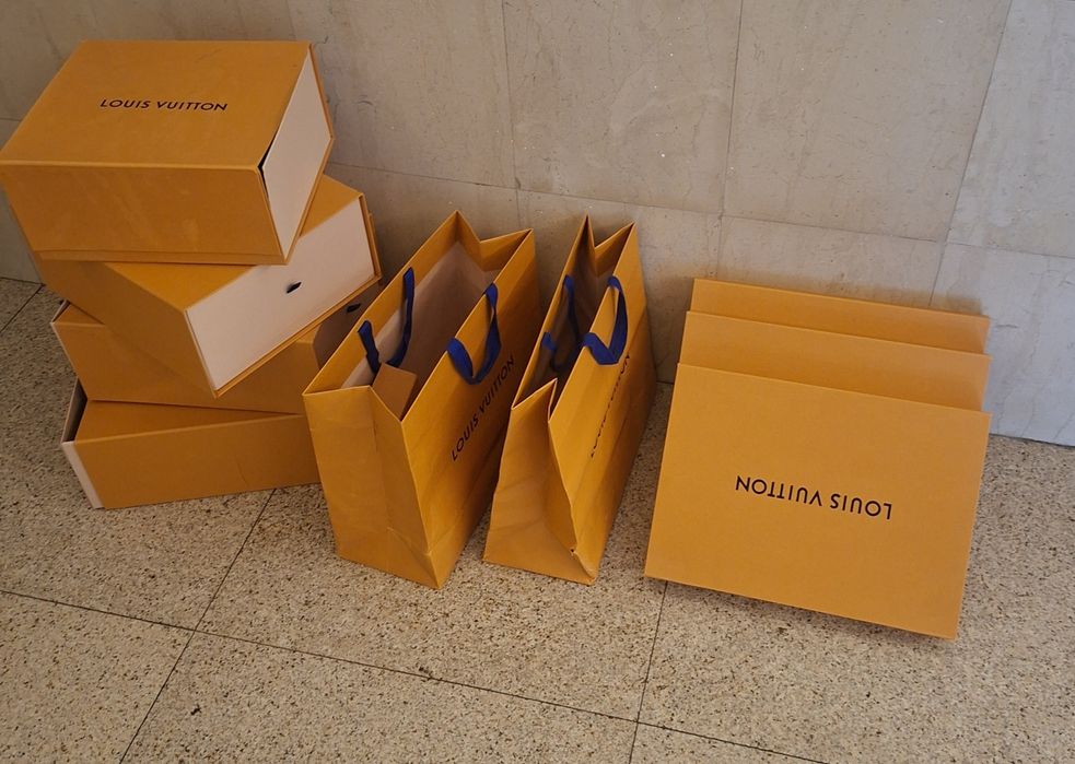 Cuti Louis vuitton 7 cuti + 2 pungi toate la 350lei