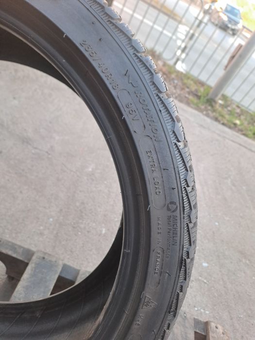 1бр. Зимна 235/40/18 Michelin