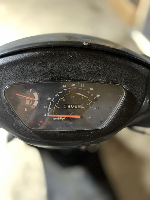 Vand/Schimb scuter 49cc CU ACTE!!