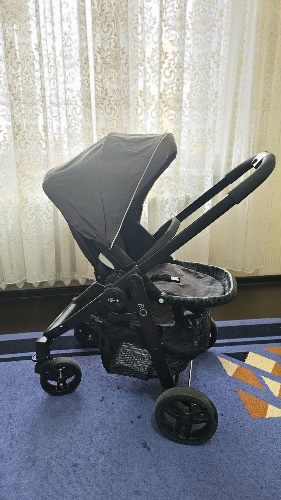 Коляска от бренда Graco Evo