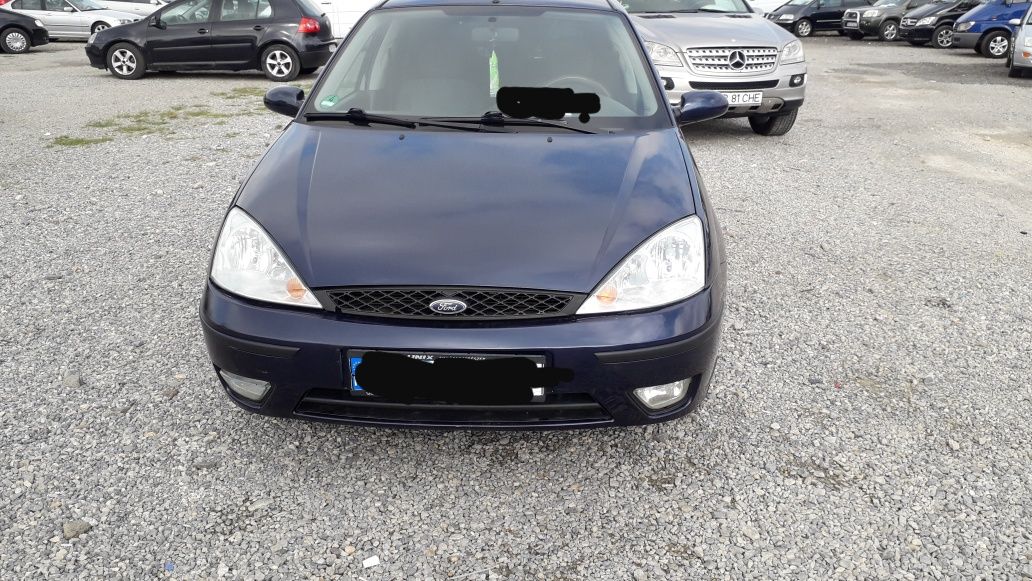 dezmembrez ford focus 1