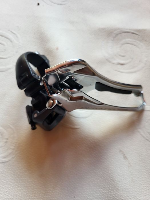 Schimbător față Shimano