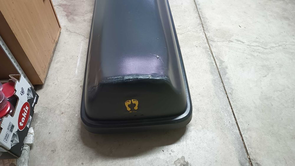 Продавам автобокс HAKR черен мат +