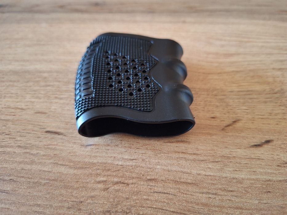 Гумена ръкохватка противоплъзгаща за пистолет