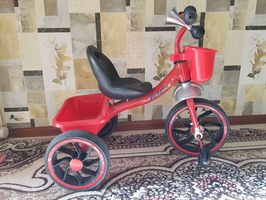Velosiped noviy.