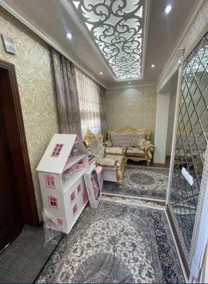 Квартира на Себзар -Анкара кебаб 5/1/5 общ пл 100м  балкон 2*6
