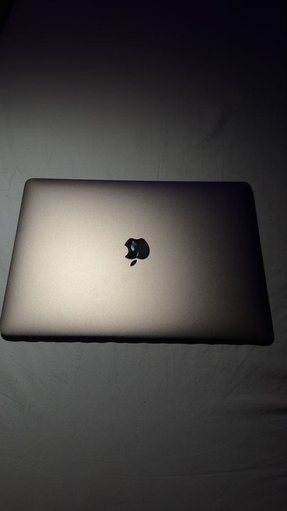 MacBook Pro 2017 8GB RAM 256GB SSD