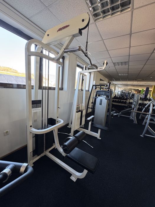 aparat tractiuni spate helcometru LifeFitness