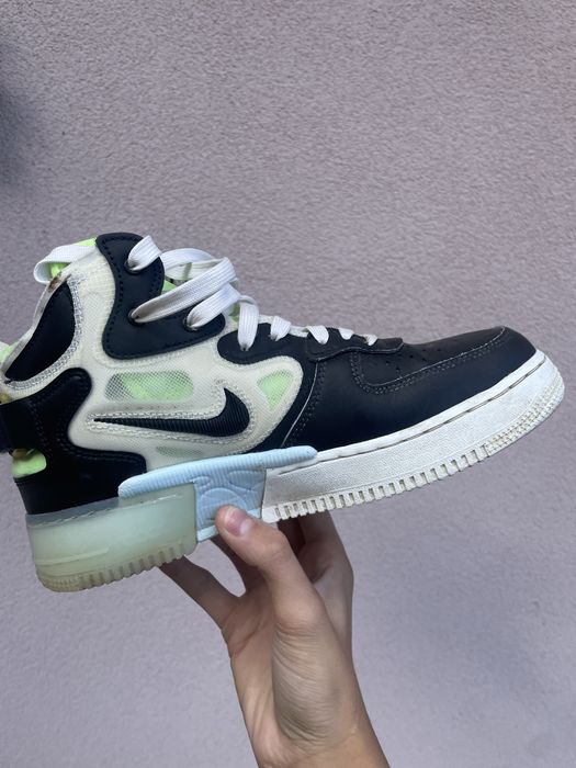 Vand Nike Air Force 1 Mid React 'Black Neon'.