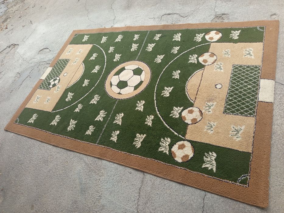 Продаётся коврик срочно .