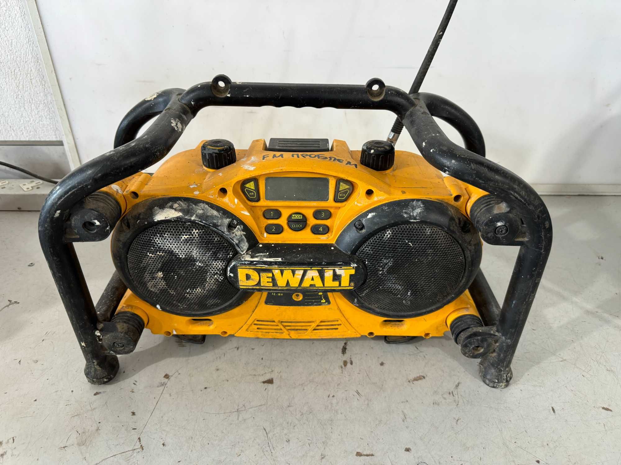 Радио - Dewalt DC011