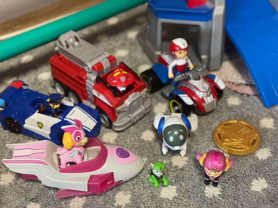 Пес патрул Paw Patrol 
Кулата + коли и кучета за 100 лв