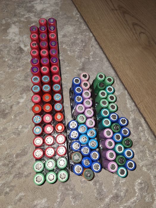 Lot 100 celule laptop testate voltaj recuperate!