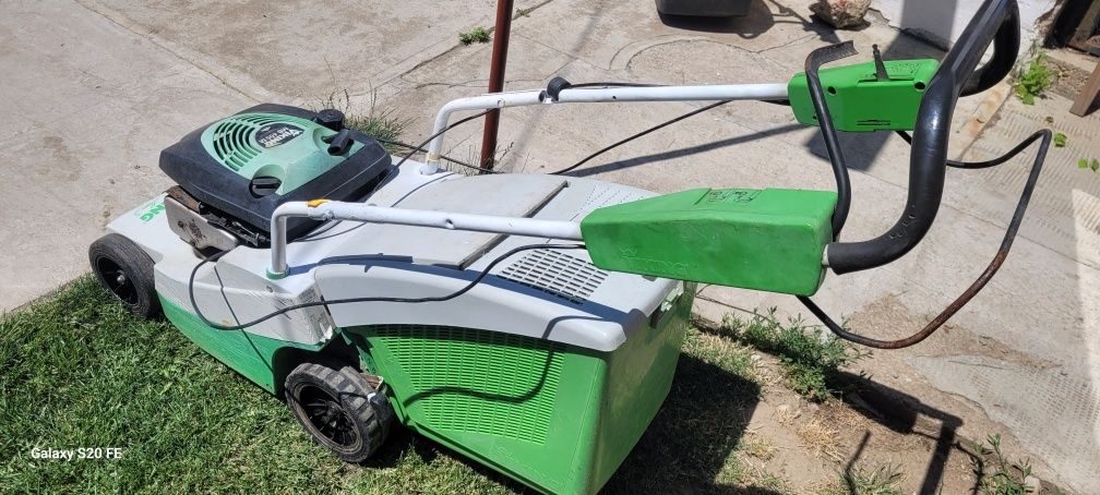Mașina de tuns iarba viking mb455