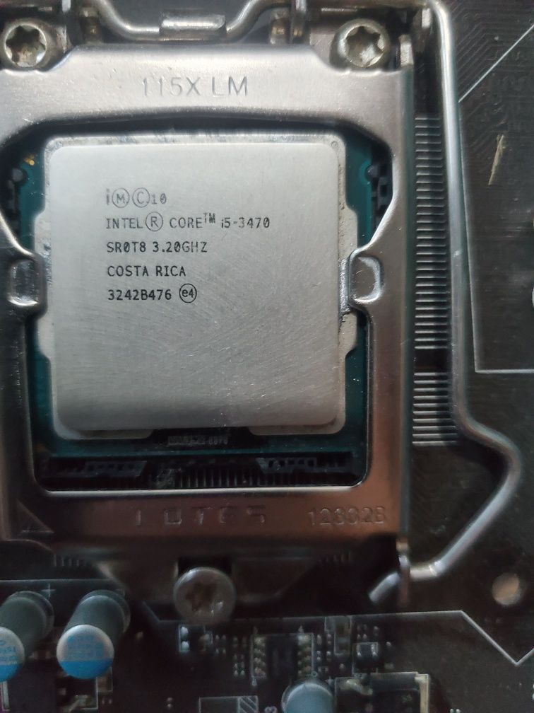 Vând placa de baza PC DDR3 Intel i5