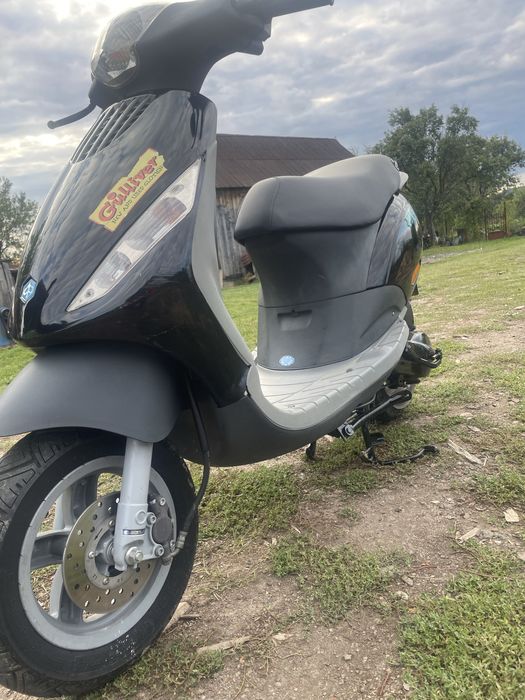 Scuter piaggio zip