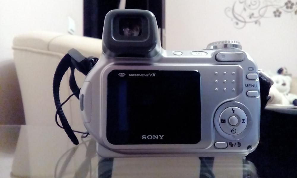 Camera / aparat foto Sony DSC-H2