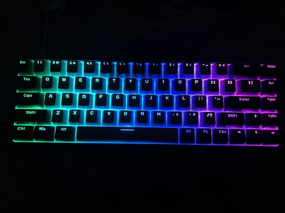 Tastatură mecanică 68 Keys RGB