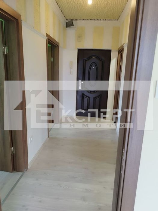 Продава се Тристаен апартамент в Пловдив, Тракия - 70 кв.м за 1608 €/кв.м - Снимка #2