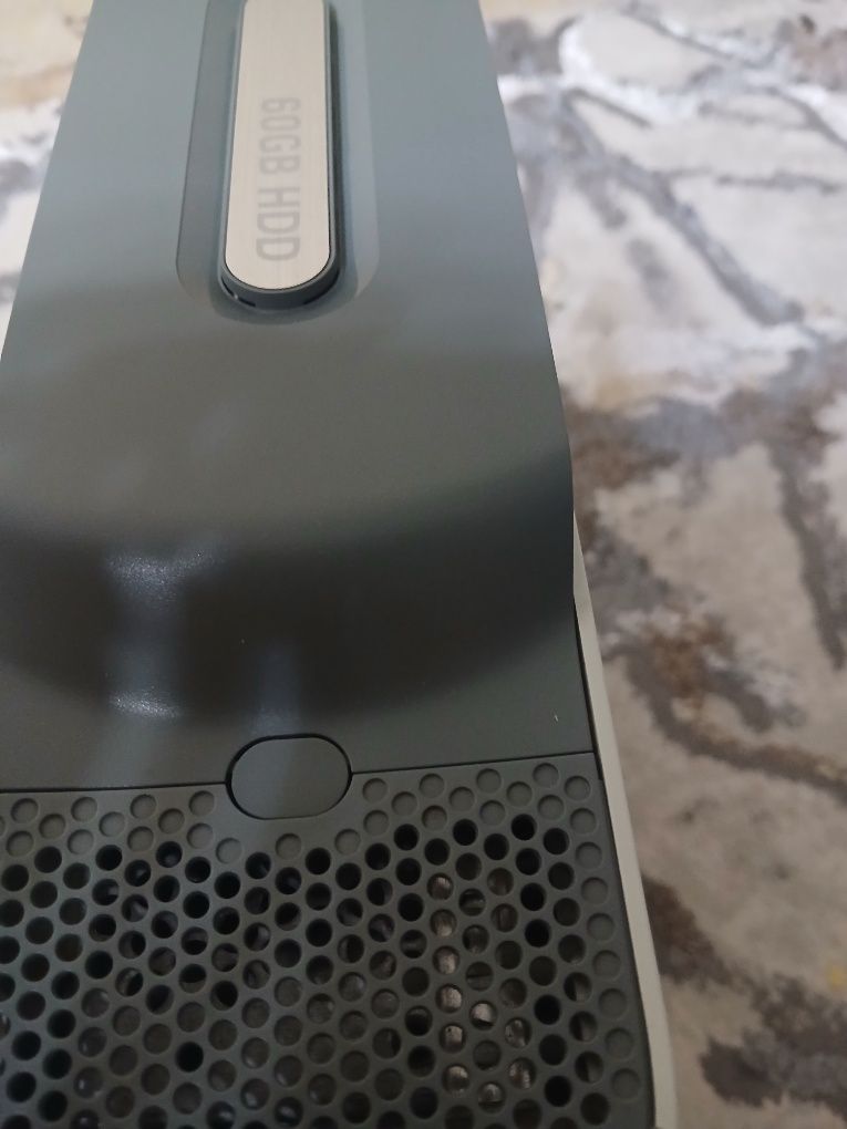 Assalom alekum Pristavka Xbox 360 sotiladi 60gb