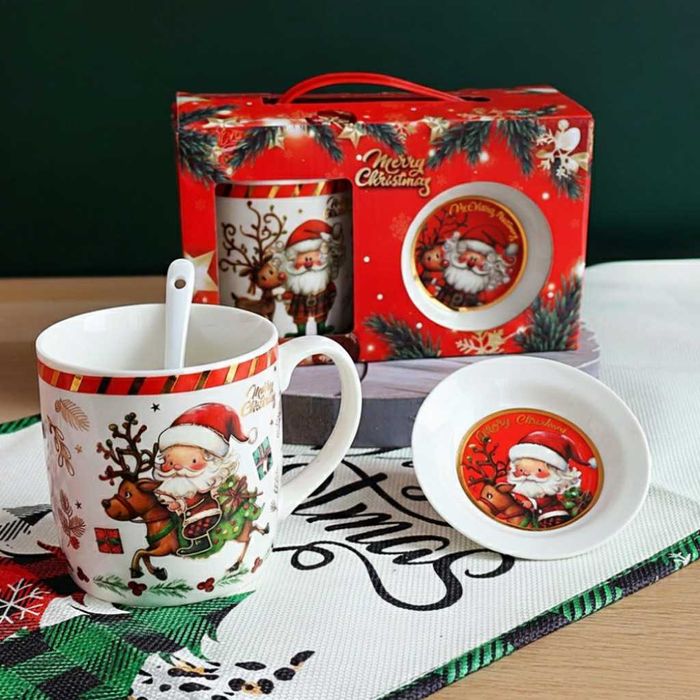 Премиум коледен подаръчен сет – керамична чаша с аксесоари.