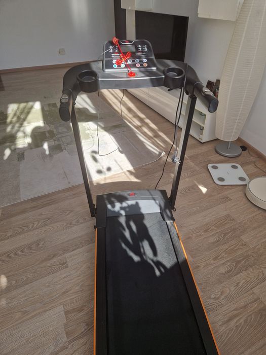 Banda alergare Body Fit A1001, in perfecta stare.