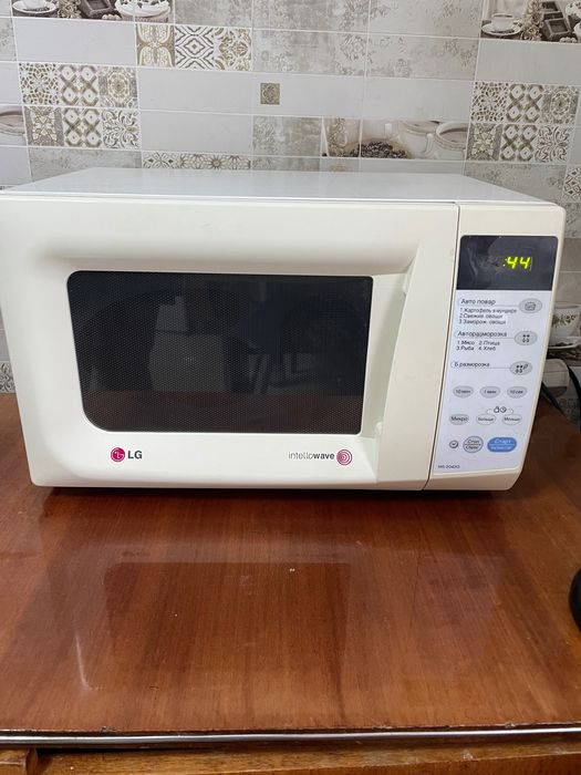 Продам микроволновку LG