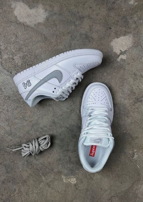 Supreme x nike sb dunk low