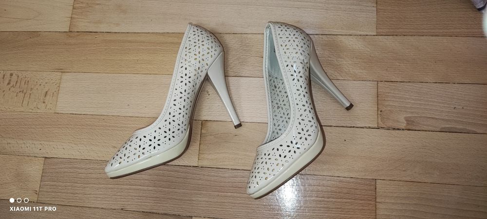 Reducere! Pantofi superbi, 39