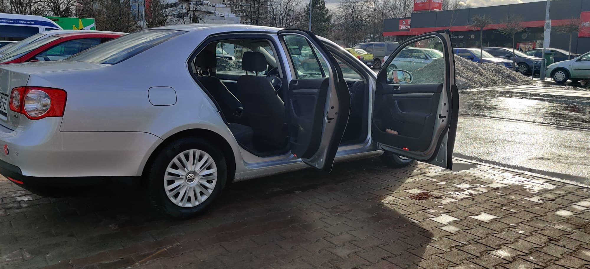 Volskwagen Jetta 1.6 benzină