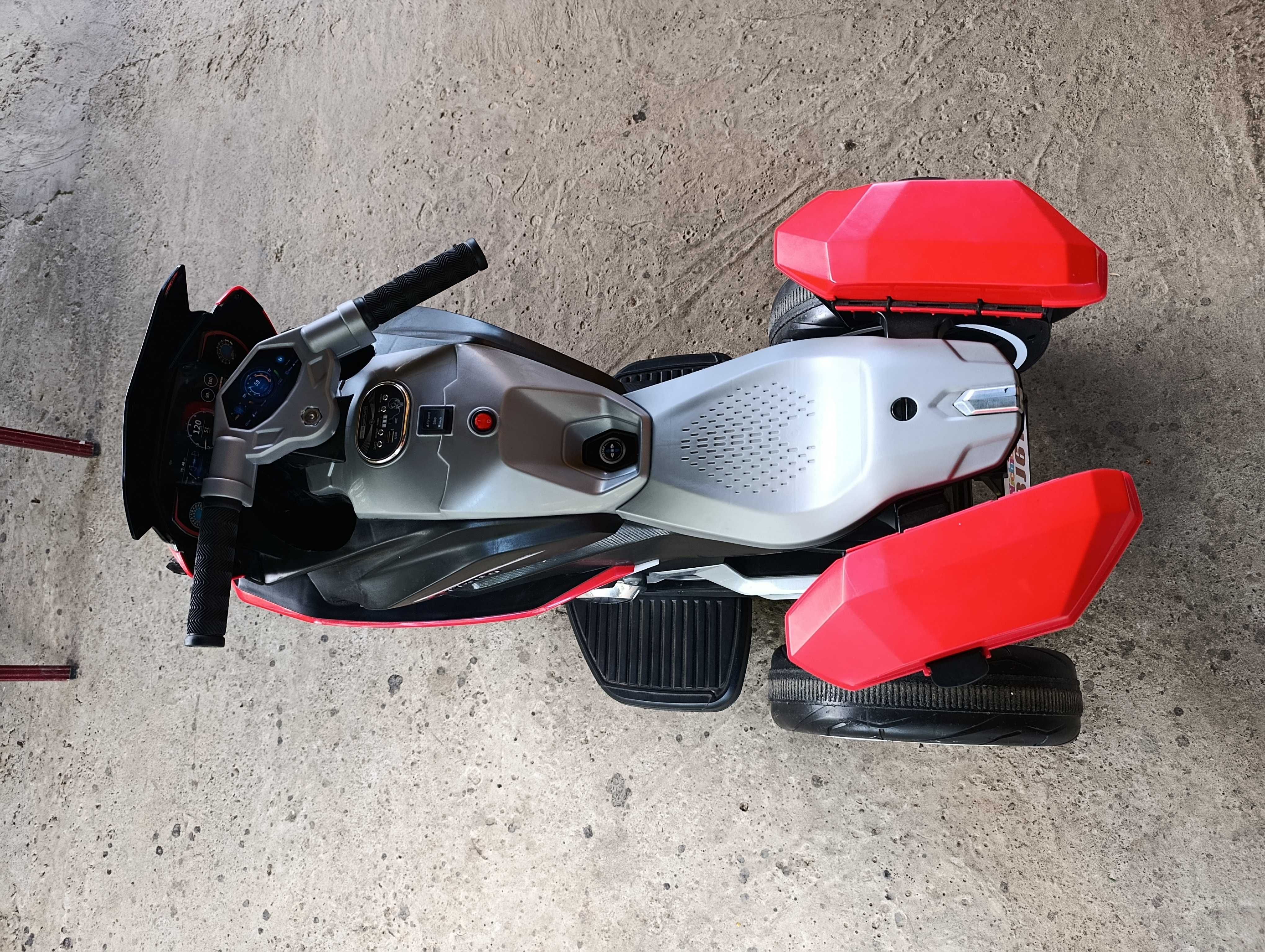 Vând motocicleta electrica copii 3-8 ani,stare f bună
