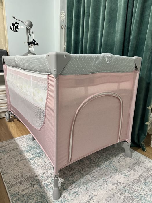 Манеж (детская кроватка) + матрац