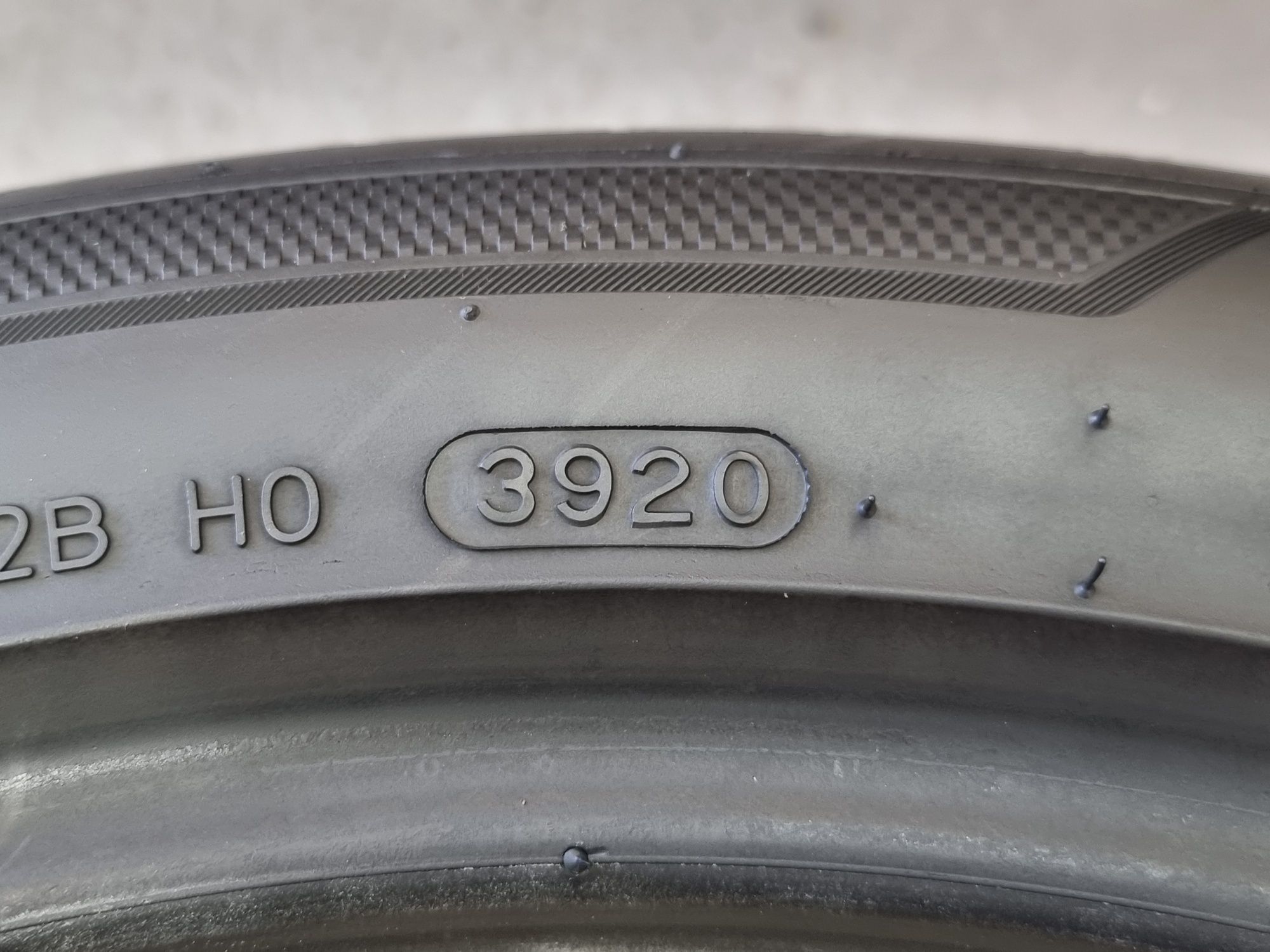 225/45/19 Hankook 4Броя: 300лв 6.2мм