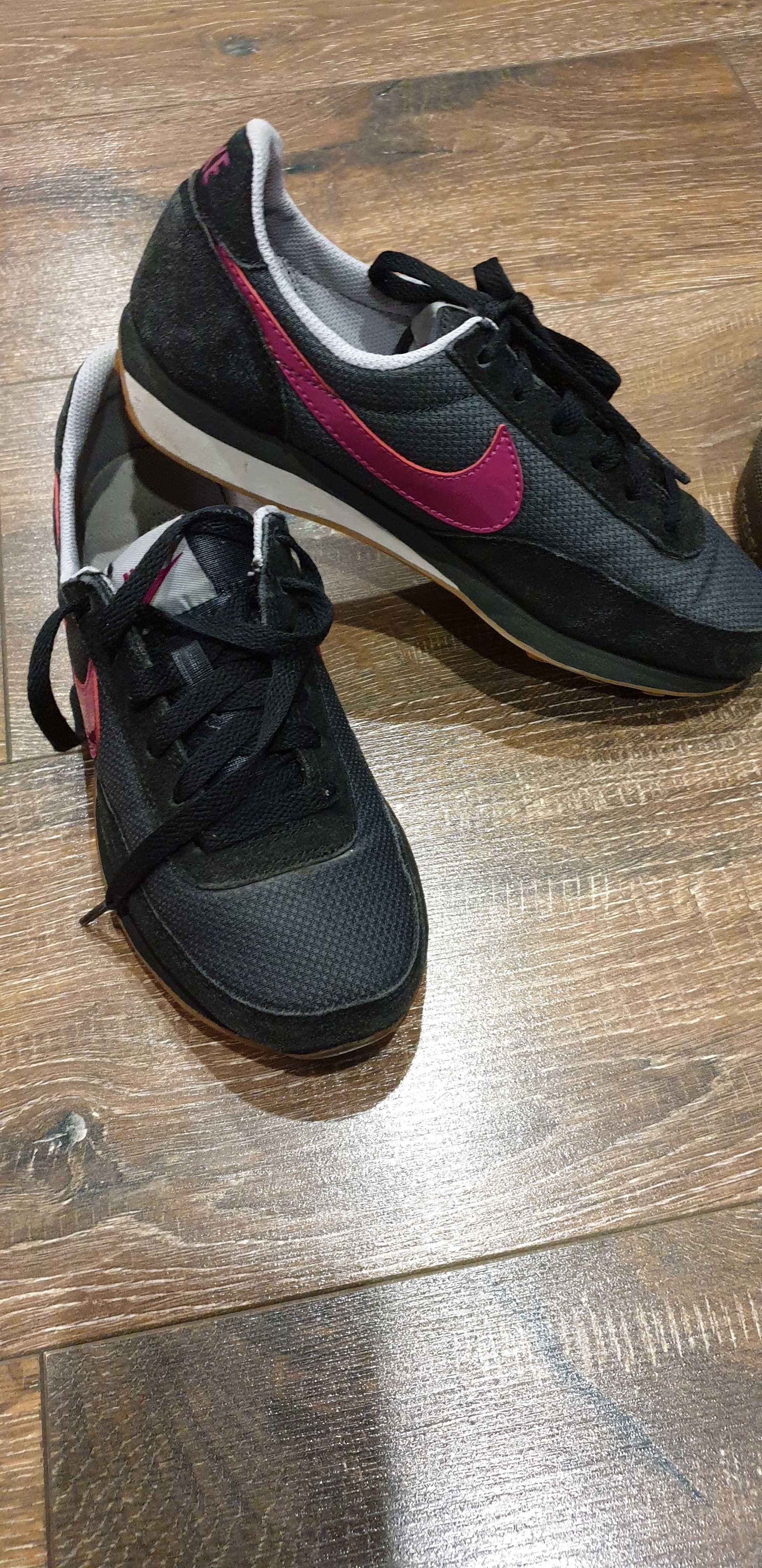 Кроссы  NIKE  37 оригинал