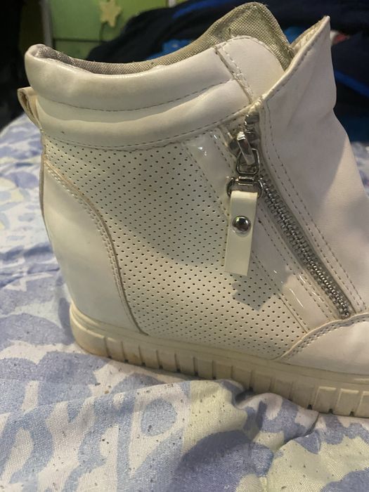 Ghete noi marimea 36