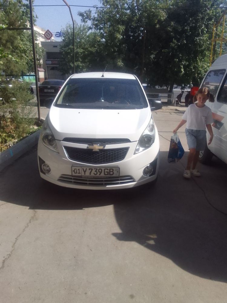 spark 2016 белый  99000km
